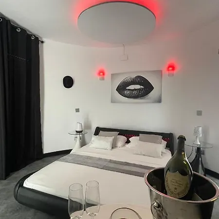 Holiday home Maison Sur Canaux Marina Avec 4 Suites Dont 1 Balneo Jacuzzi
