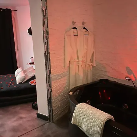 Holiday home Maison Sur Canaux Marina Avec 4 Suites Dont 1 Balneo Jacuzzi *