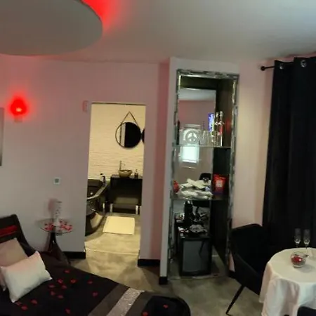 Holiday home Maison Sur Canaux Marina Avec 4 Suites Dont 1 Balneo Jacuzzi *