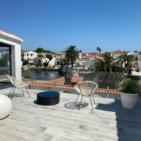 Maison Sur Canaux Marina Avec 4 Suites Dont 1 Balneo Jacuzzi Holiday home